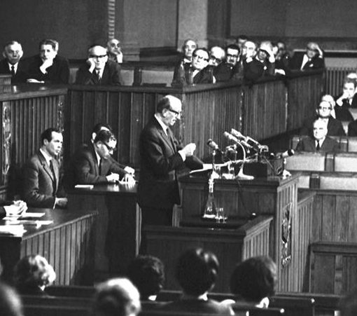 In defense of victimised students, 11th March 1968, five members of the Parliamentary ZNAK Circle signed a memo, directed to the government, which pointed to the brutality of the militia and of the Volunteer Reserve Militia (ORMO) during rallies and demonstrations. The photograph shows the Sejm debating the memo with one of its signatories, Jerzy Zawieyski speaking, Warsaw, 10th April 1968. Photo: Henryk Rosiak / PAP
